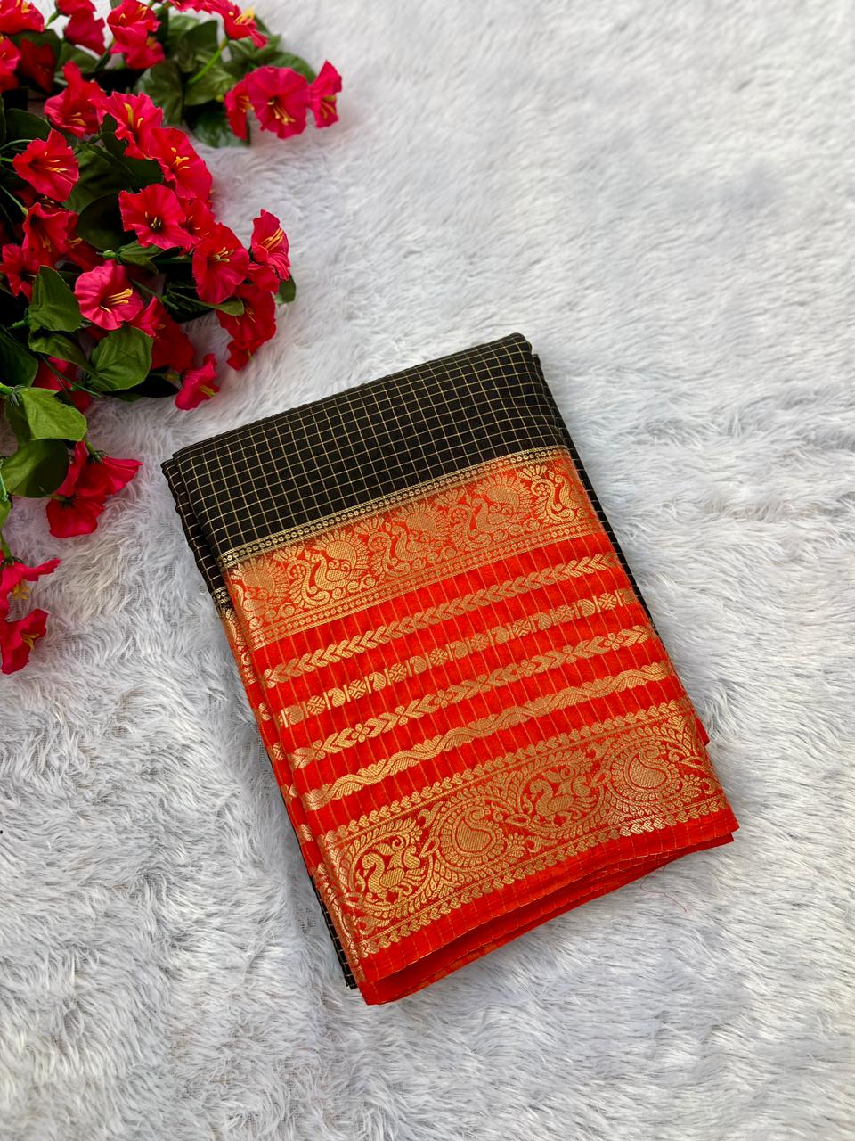 Crape Peacock border